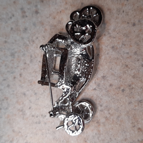 Car brooch - Picture 2 of 2